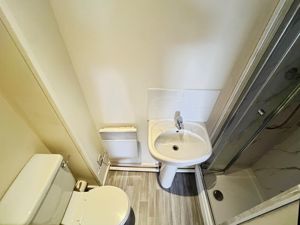 Ensuite- click for photo gallery